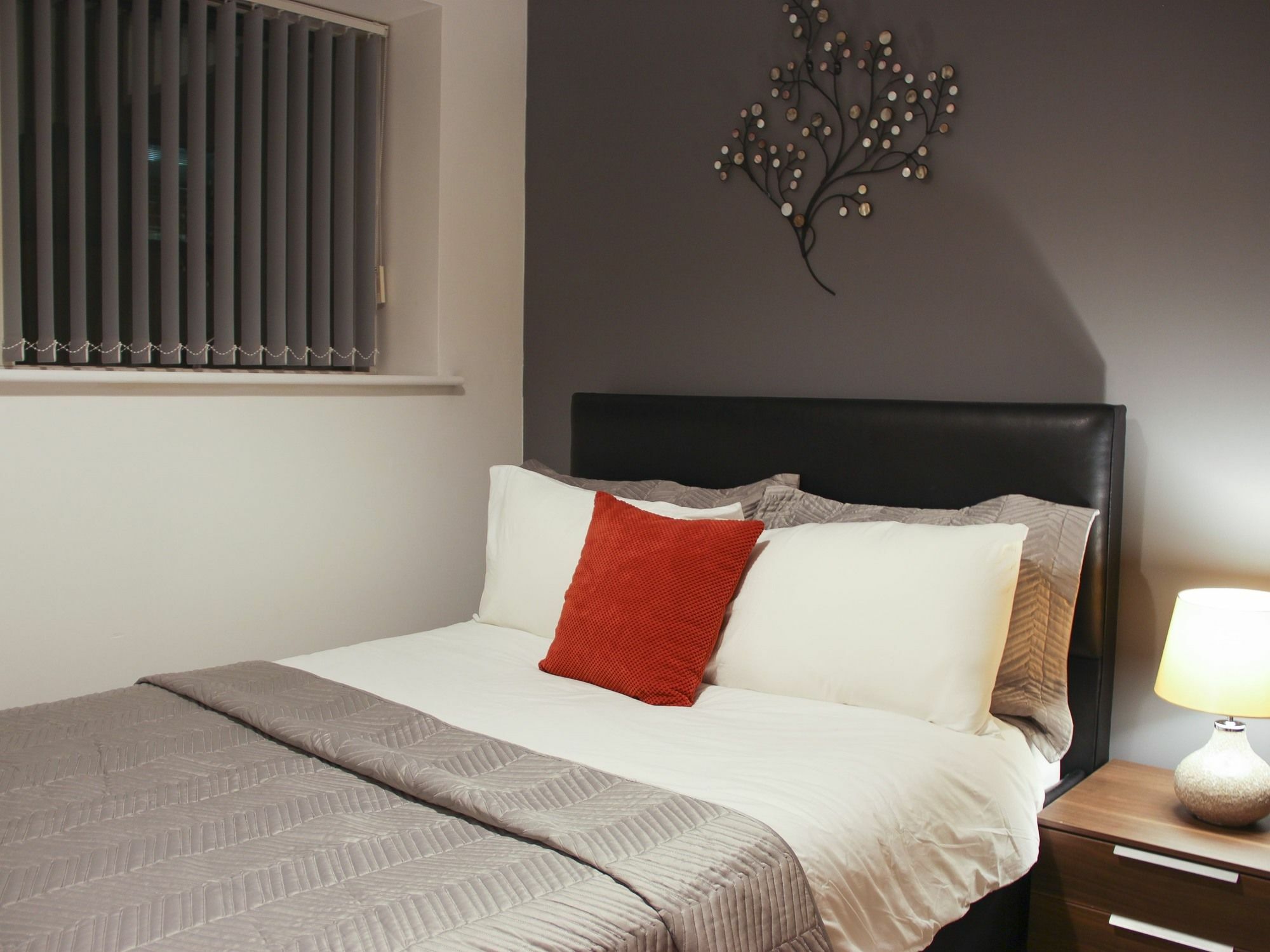 First Stay Apartments - The West Suite Birmingham Bagian luar foto